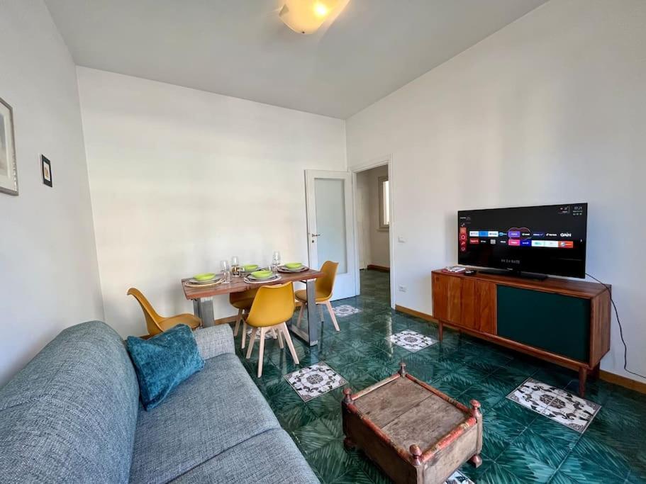 Apartment Elegante E Centrale Trilocale A Trastevere Rom